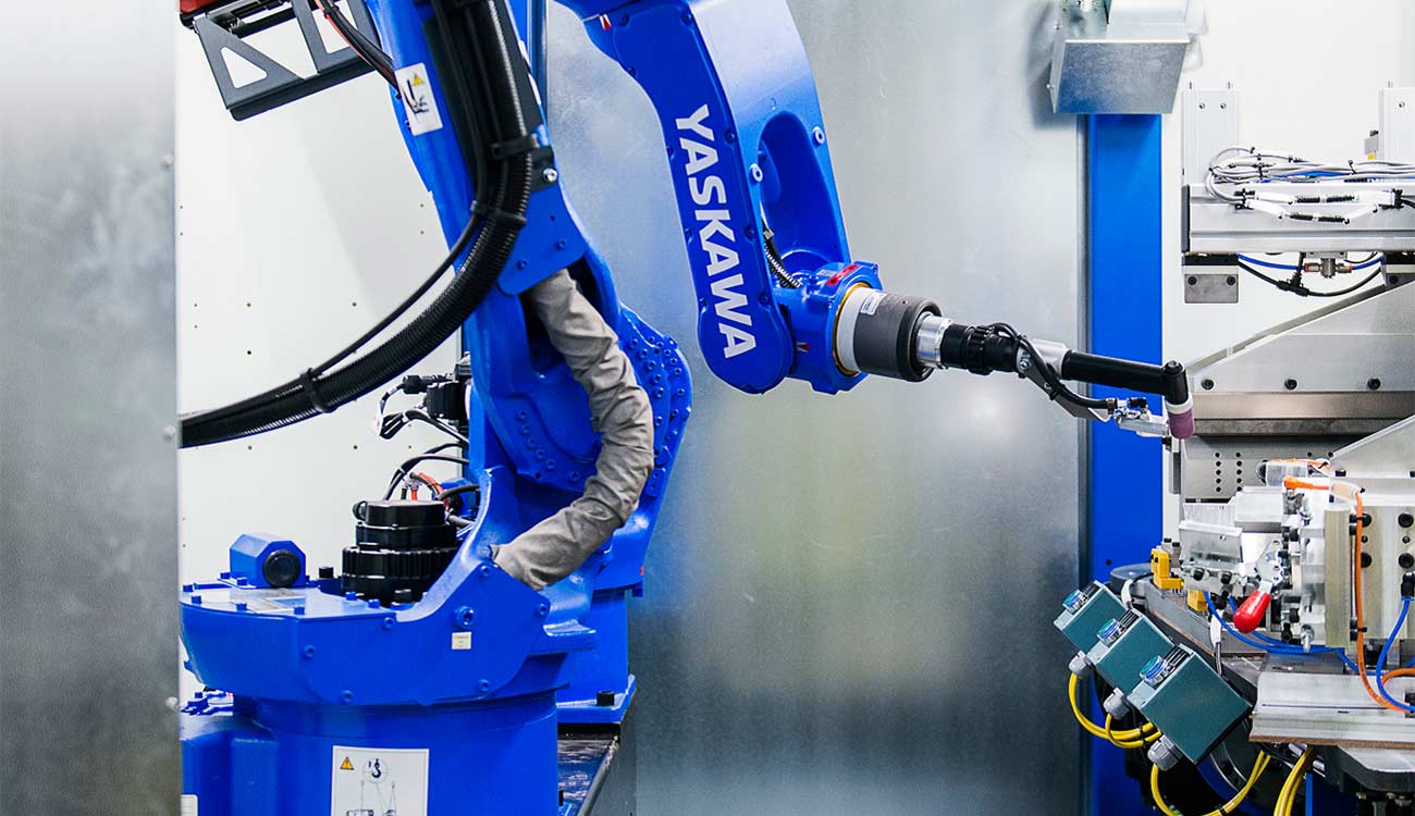 Automationslösningar med Robotar för Industriell Effektivitet